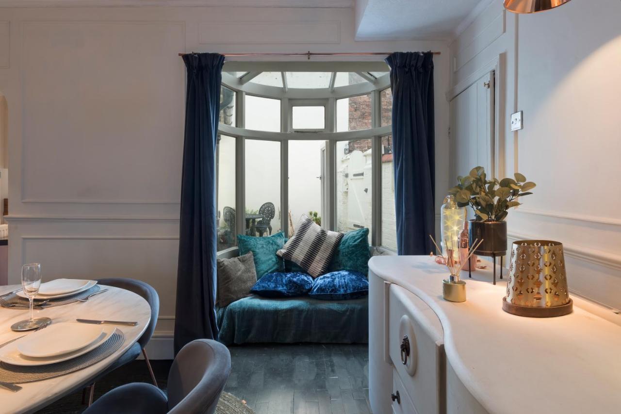 In The Heart Of Chester, Historical & Stylish エクステリア 写真