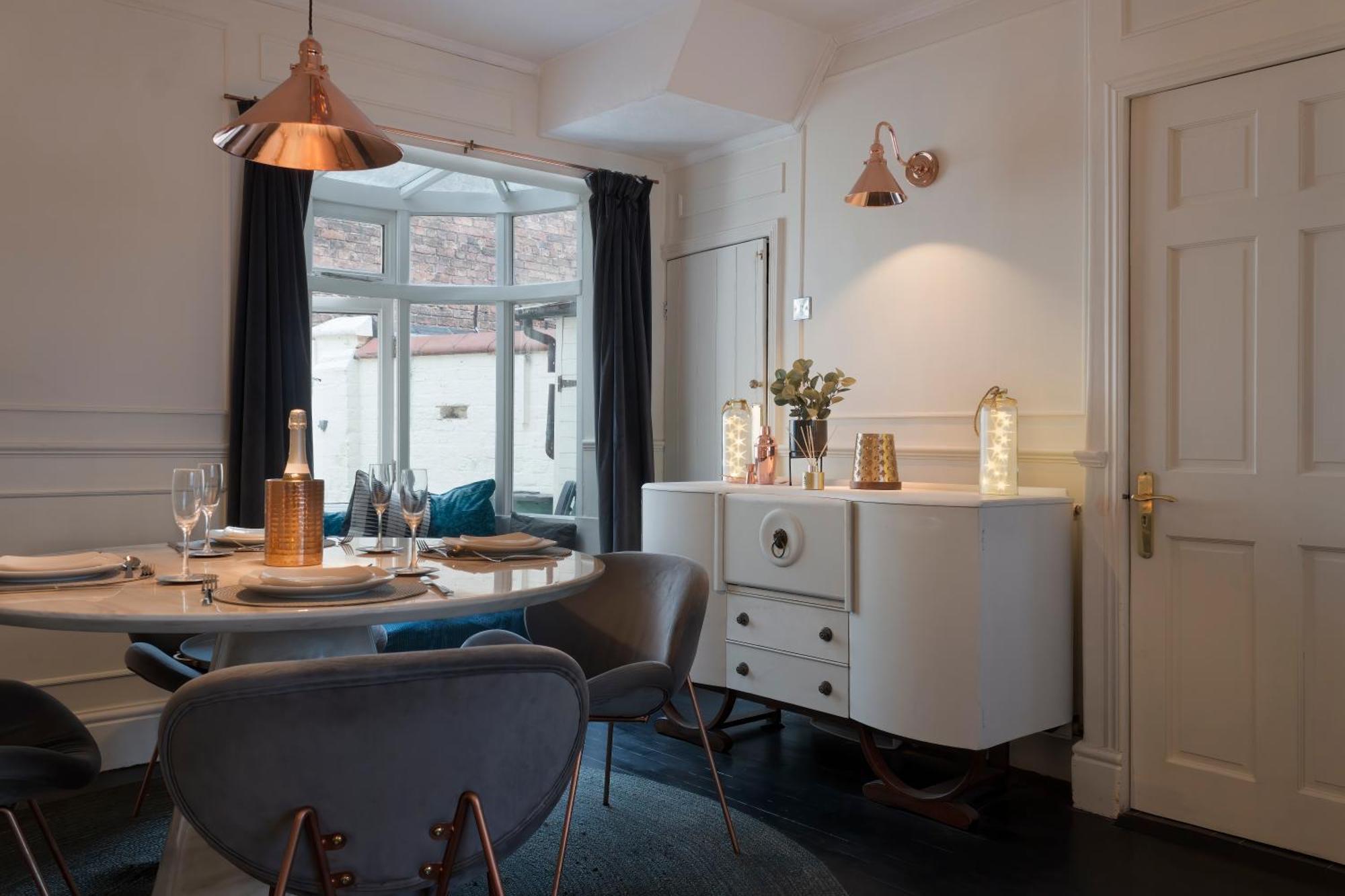 In The Heart Of Chester, Historical & Stylish エクステリア 写真